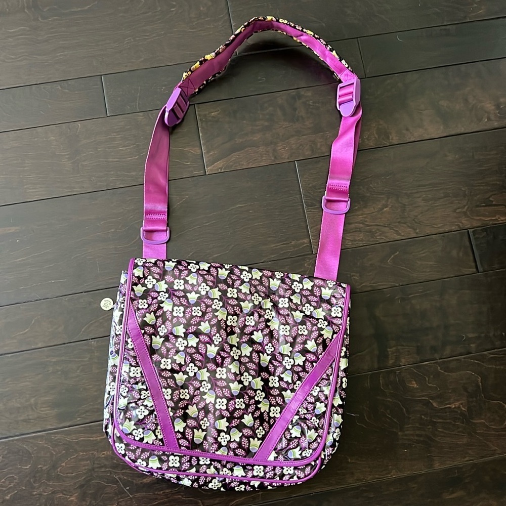 Frill by Vera Bradley messenger bag EUC